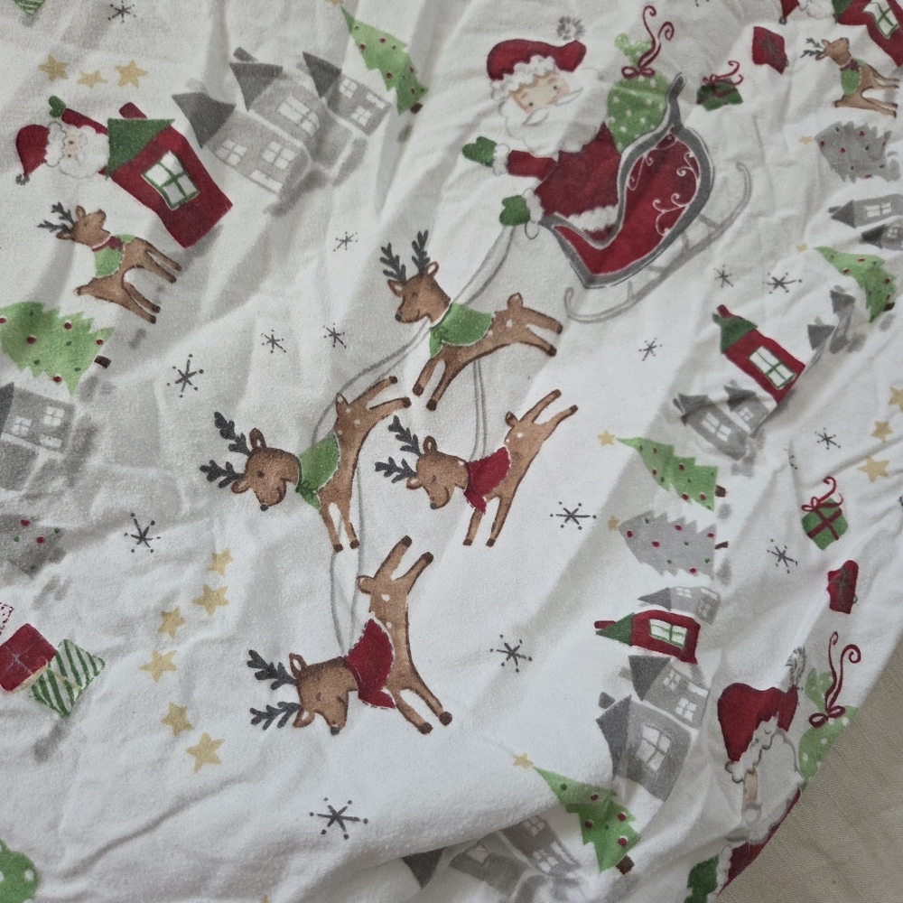 Pottery Barn Kids Holiday Santa Reindeer Fitted Crib Sheet 100% Cotton Flannel - Picture 6 of 8